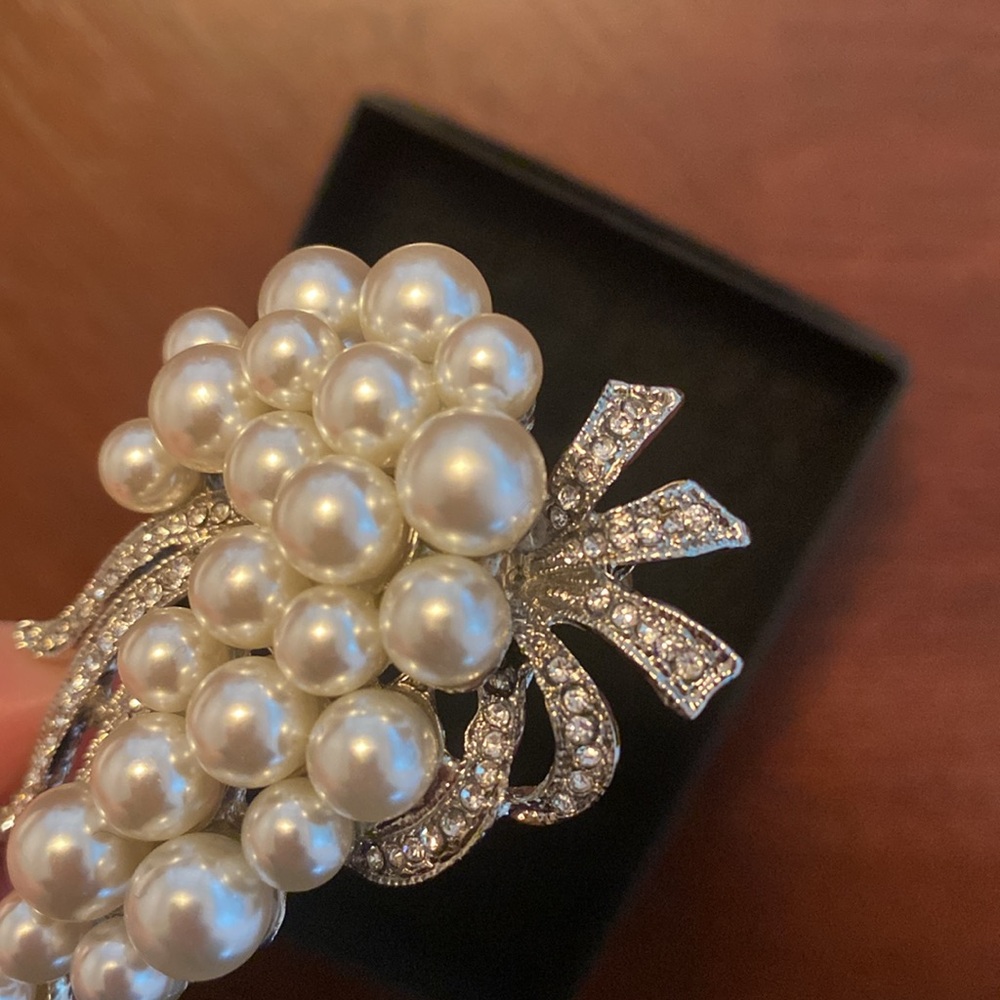Statement Brooch - Picture 10 of 10